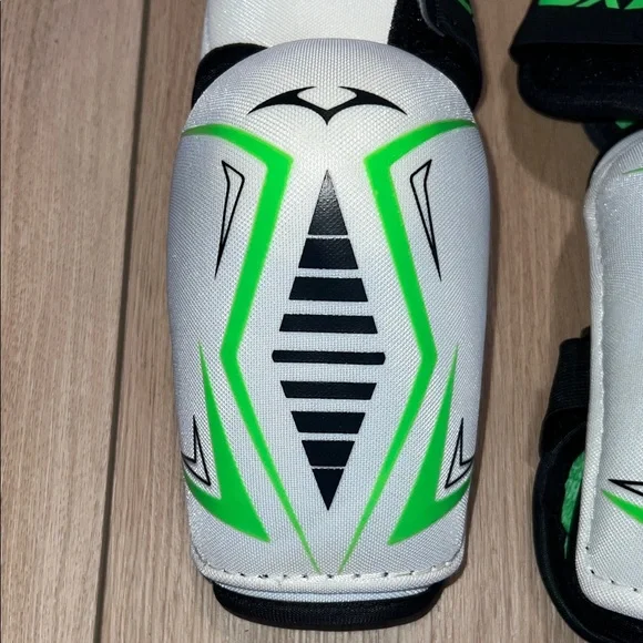 VIC CX2 White and Green Protective Elbow Pads - Picture 6 of 16